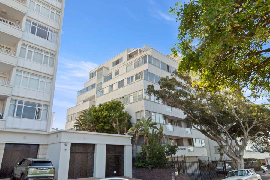 2 Bedroom Property for Sale in Sea Point Western Cape